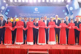 Cérémonie d'inauguration de la nouvelle usine de confection du groupe danois Spectre à Hung Yen. Photo: VNA