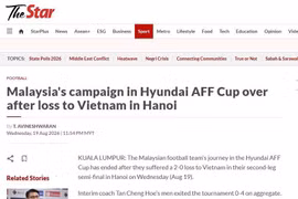 Les médias régionaux saluent le rôle décisif de Nguyen Xuân Son dans la qualification du Vietnam en finale. Photo: VNA
