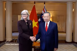 Le secrétaire général du Parti communiste du Vietnam (PCV) et président de la République, Tô Lâm et la gouverneure générale d'Australie, Sam Mostyn, en août 2026 à Canberra