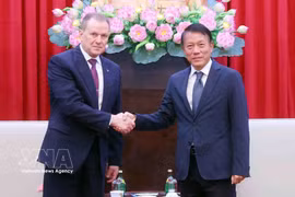 Le général Luong Tam Quang, ministre vietnamien de la Sécurité publique (droite), et le général Arkady Aleksandrovich Gostev, directeur du Service fédéral d’exécution des peines de Russie (FSIN). Photo: VNA
