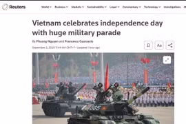 L'agence britannique Reuters a qualifié cet événement de "célébration historique de grande envergure", soulignant l'effervescence patriotique dans les rues de Hanoï, décorées aux couleurs nationales. Reuters a également noté la présentation d'une exposition nationale des réalisations socio-économiques, soulignant l'esprit d'unité nationale et l'ambition de développement du pays. Photo: VNA