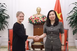 La vice-ministre des Affaires étrangères, Lê Thi Thu Hang (droite) et la secrétaire d’État au ministère norvégien des Affaires étrangères, Astrid Bergmål. Photo: Ministère vietnamien des Affaires étrangères
