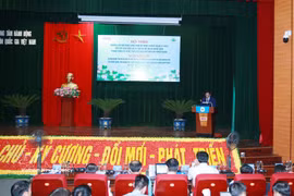 Ha Dinh Huong, directeur général adjoint permanent du VNMAC, s'exprime lors du séminaire. Photo: VNA
