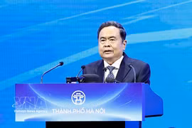 Le président de l’Assemblée nationale, Trân Thanh Mân, s'exprime lors de la conférence. Photo: VNA