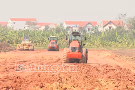 La rocade 4 de la région de la capitale Hanoï traverse Hung Yen sur 19,3 km et nécessite la récupération de 281,54 hectares dans sept communes. Photo: baohungyen.vn