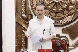 Le secrétaire général du Parti et président de la République, To Lam, s'exprime lors de la réunion. Photo: VNA