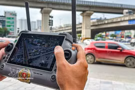Hanoï renforce la surveillance du trafic grâce aux drones. Photo: VNA