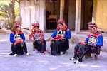 Les costumes traditionnels Ha Nhi : Un voyage au pays des motifs et des couleurs