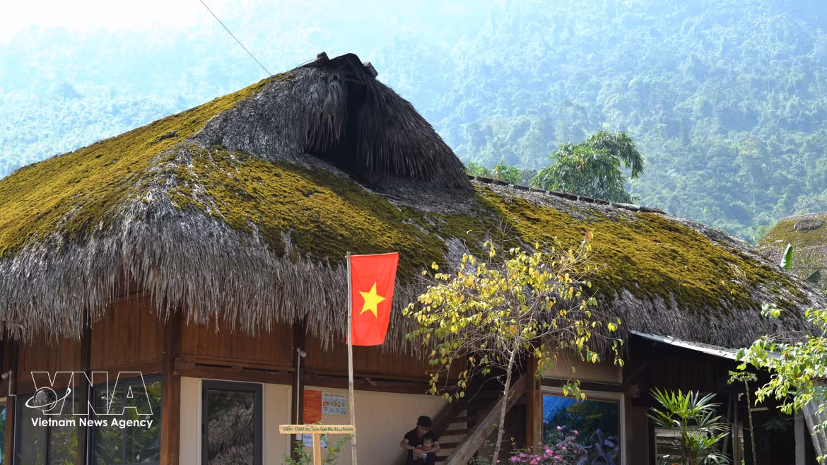 Xa Phin, le village Dao aux toits tapissés de mousse