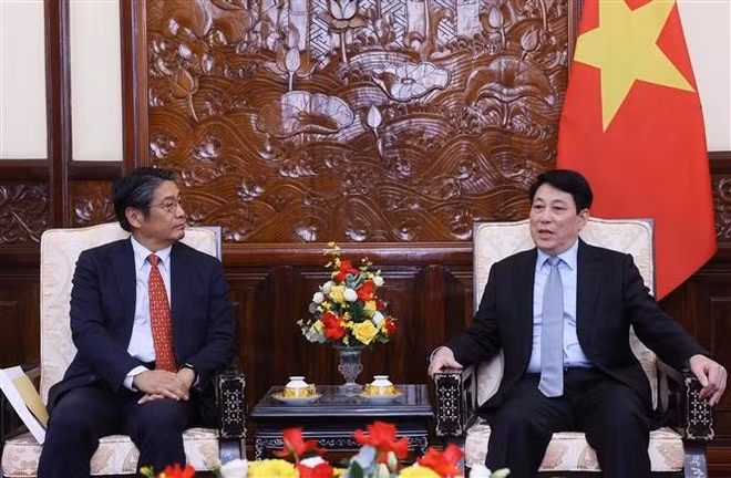 luong-cuong-ito-naoki-vna.jpg