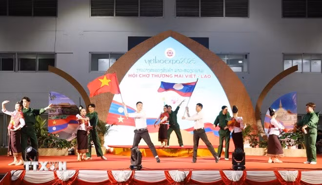 vietnam-laos.jpg