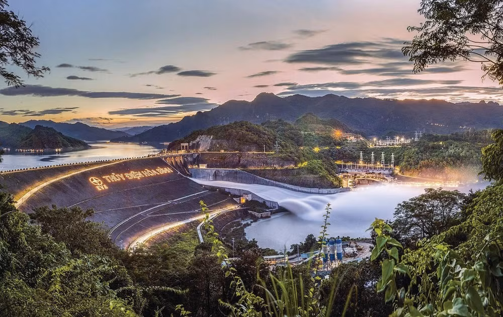 barrage-hydroelectrique-de-hoa-binh.jpg