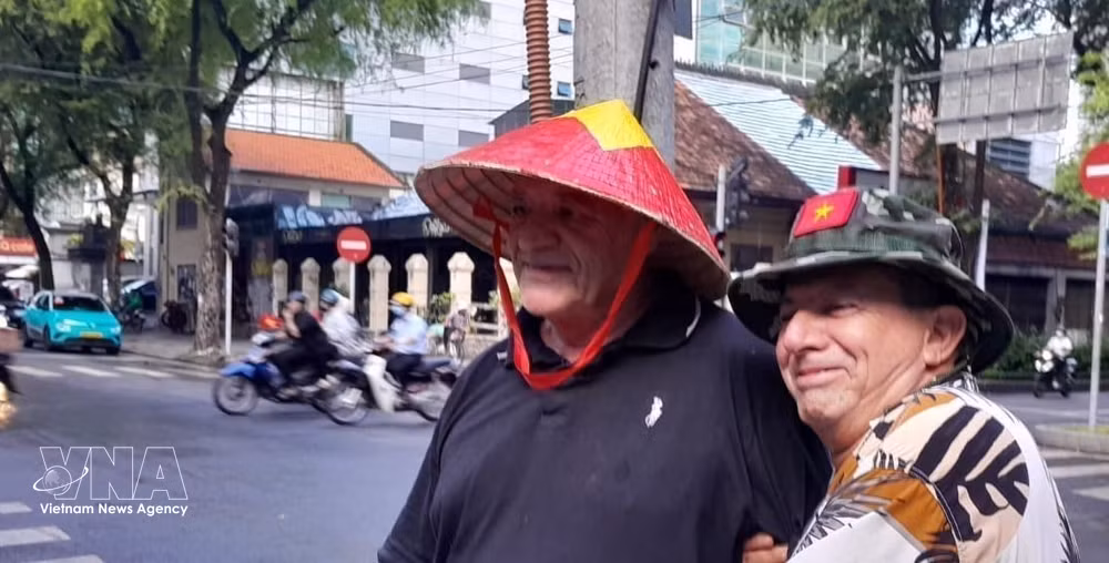 vnanet-jorge-gessaga-au-vietnam.jpg