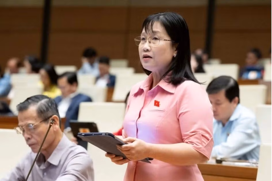 nguyen-hoang-uyen.jpg