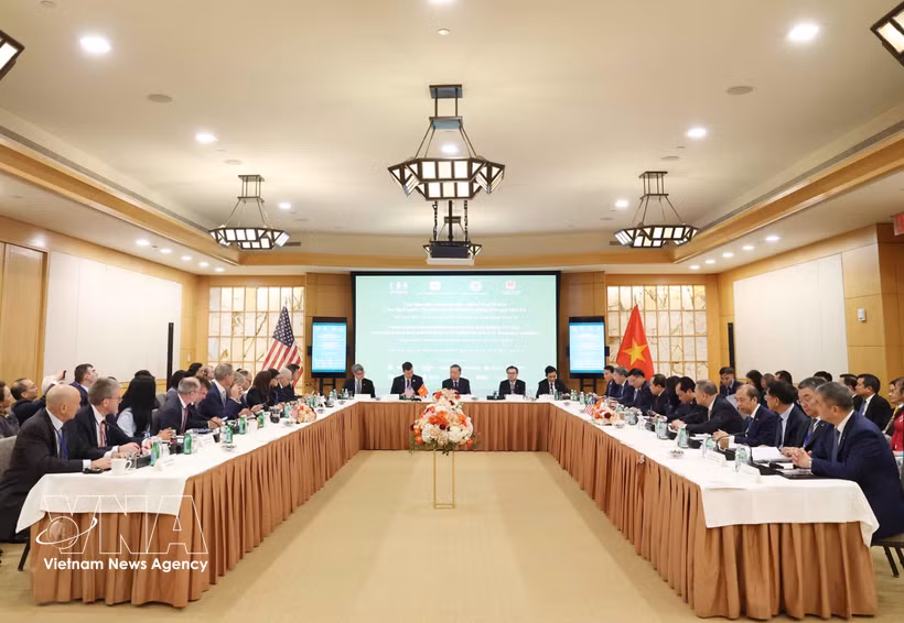 Le secrétaire général du Parti communiste du Vietnam (PCV) et président vietnamien Tô Lâm a participé, le 23 septembre à New York, à une table ronde avec des représentants de grandes entreprises américaines. Photo: VNA