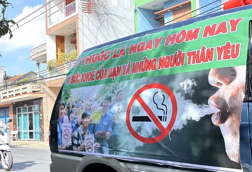 Journée mondiale sans tabac 2025 – levons le masque !. Photo: VNA