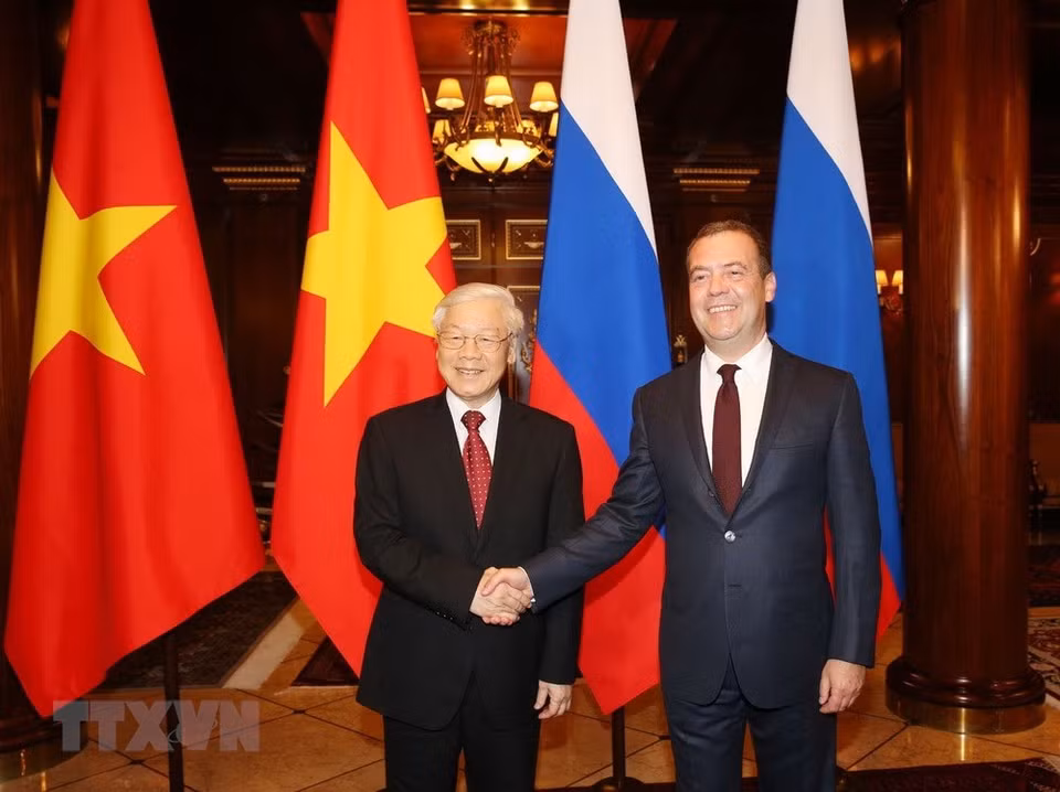 Le Premier ministre russe Dmitry Medvedev et le secrétaire général du PCV Nguyen Phu Trong. 