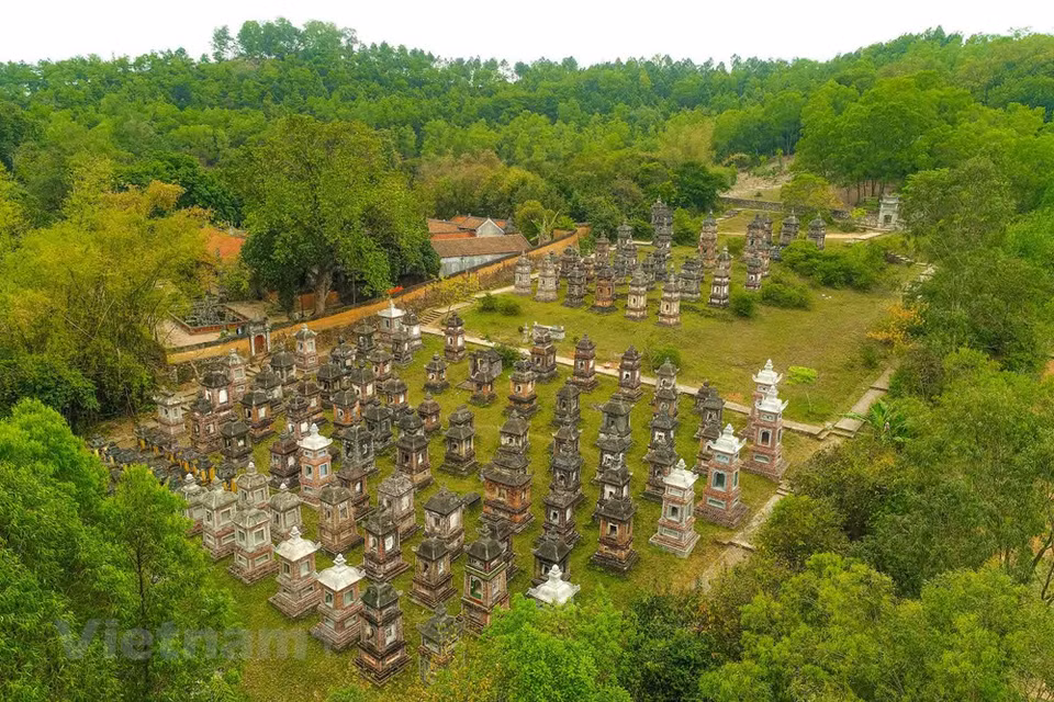 La pagode recense près de 100 tours qui ont été construits et préservés au cours des 300 dernières années.