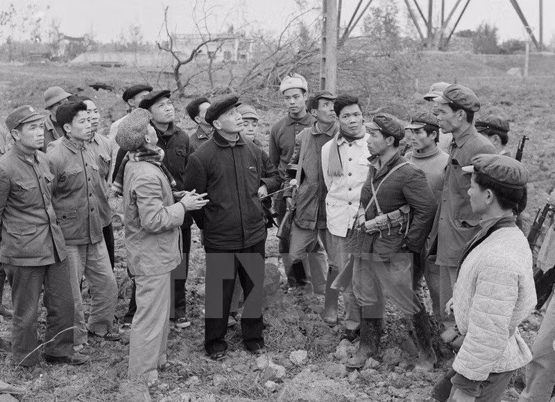 A la Radio du district de Me Tri de Hanoi, le 30 décembre 1972