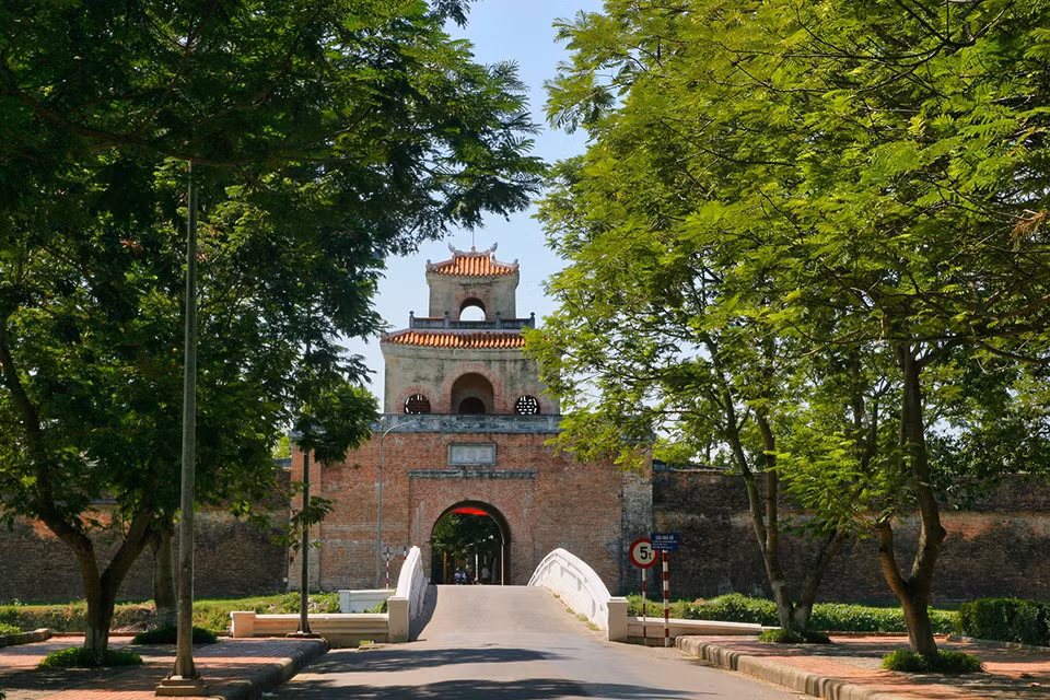 La porte Nha Do, l'une des plus belles portes de Hue. Photo : thanhnien.vn 