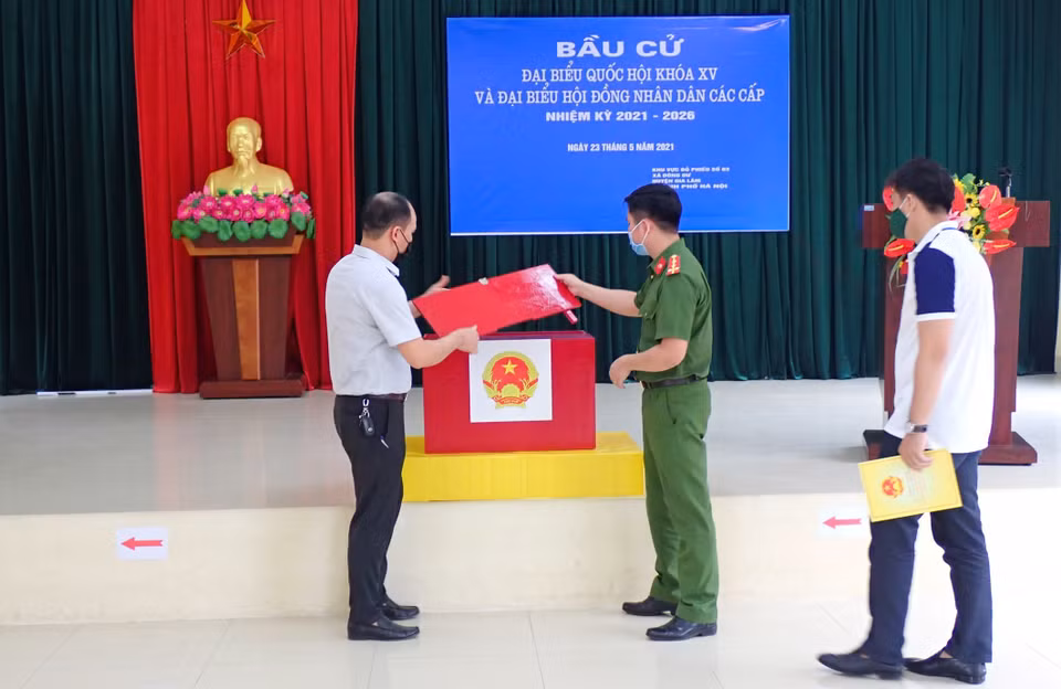 A la circonscription No 3, commune de Dong Du, district de Gia Lam, Hanoï. Photo: VNA