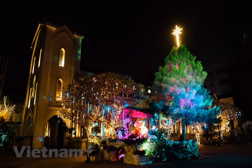 Une église décorée pour accueillir la fête. Photo: Vietnam+