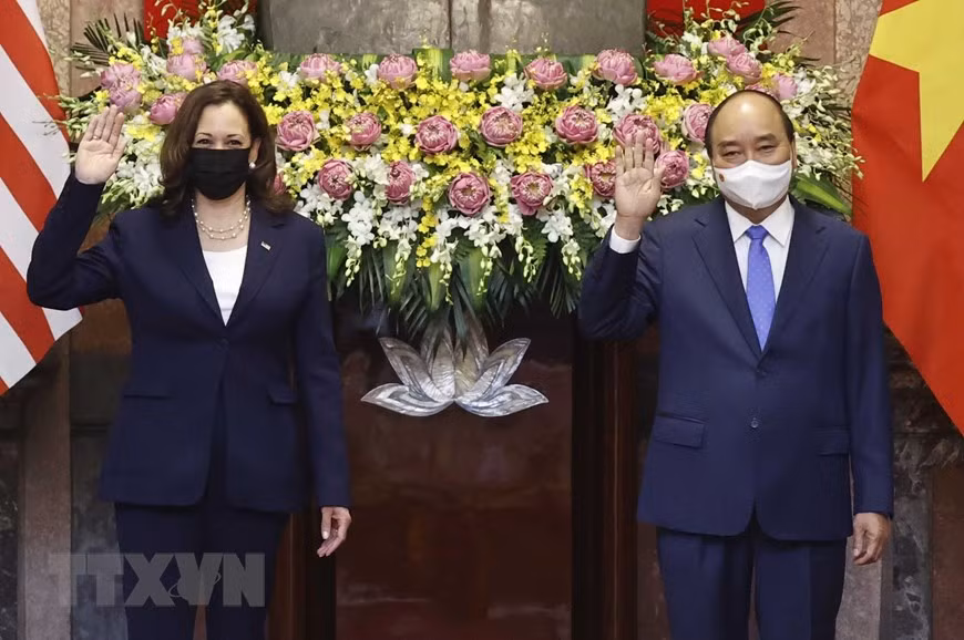 Le président Nguyen Xuan Phuc et la vice-présidente des États-Unis, Kamala Harris. Photo : VNA 