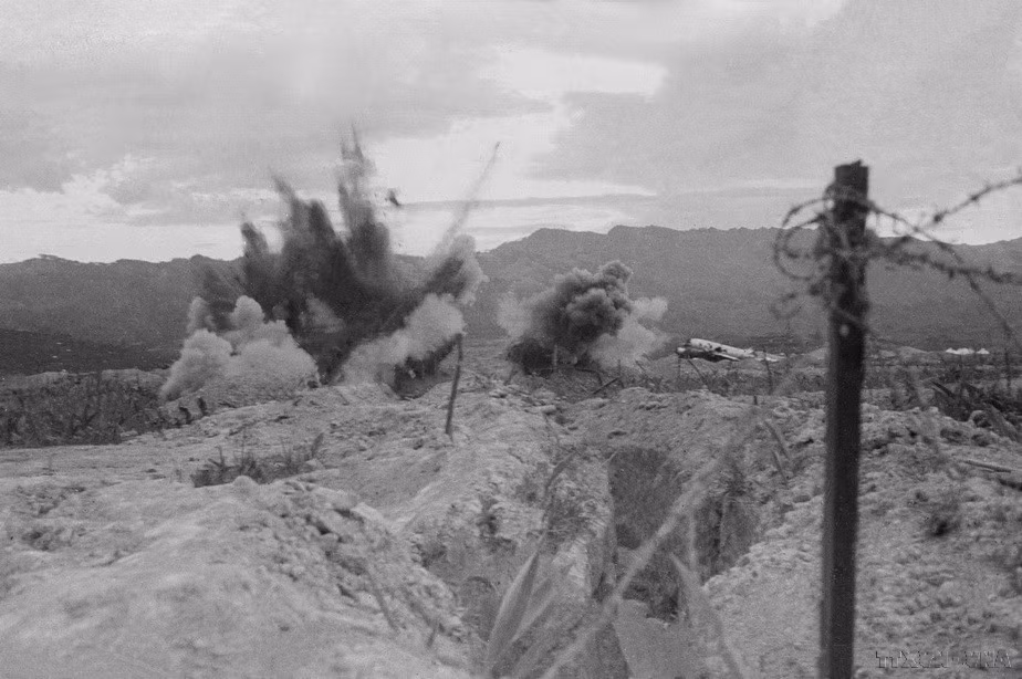 Le 22 avril 1954, les forces vietnamiennes attaquent soudainement la position 206 et la détruisent complètement. C’est la dernière position à l'ouest de l'aéroport de Muong Thanh. Photo d’archives : VNA