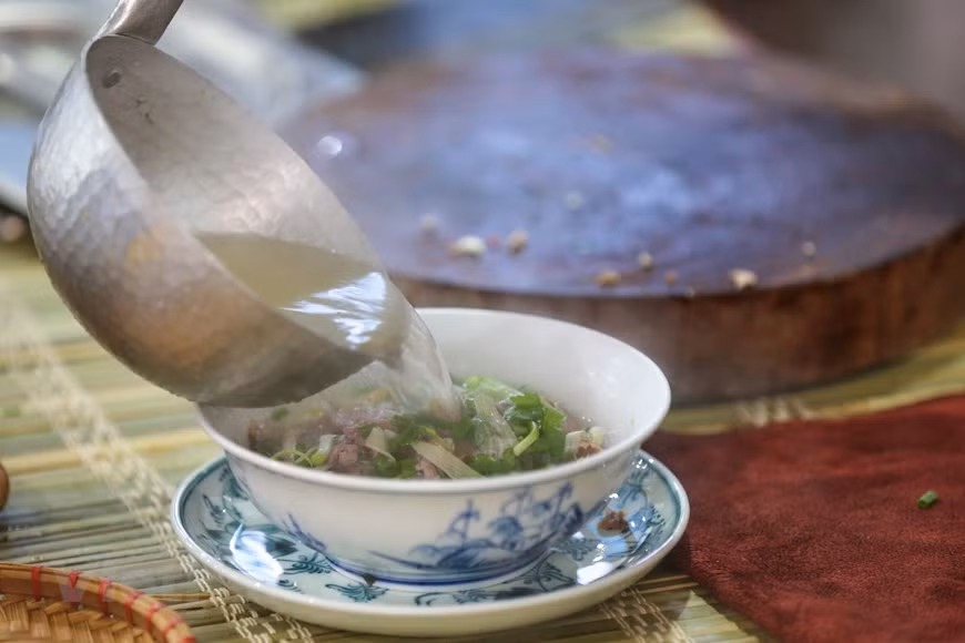 Le "pho" (soupe de nouilles de riz).