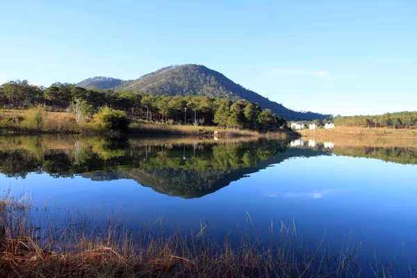 La zone touristique du lac Tuyên Lâm est l'un des sites touristiques les plus fréquentés de Da Lat.