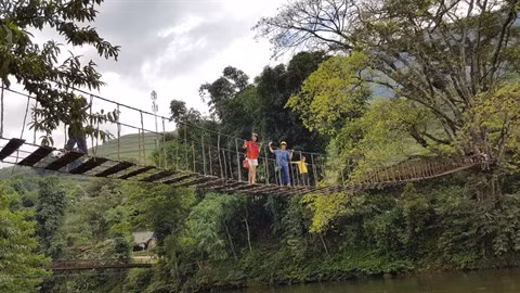 Le pont de Rotin. 