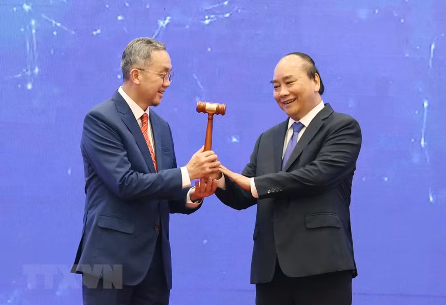  Le Vietnam, président de l’ASEAN en 2020, transfert la présidence de l’ASEAN 2021 au Brunei. 