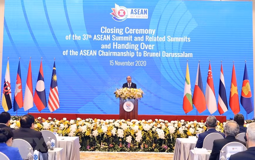  Le Premier ministre Nguyen Xuan Phuc, président de l’ASEAN en 2020, s’exprime lors de la cérémonie de clôture. 
