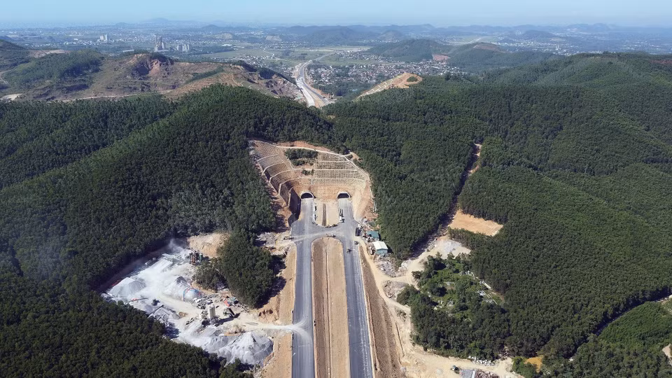 Le tunnel routier de Truong Vinh du tronçon d'autoroute Nghi Son - Diên Châu. Photo: VNA 