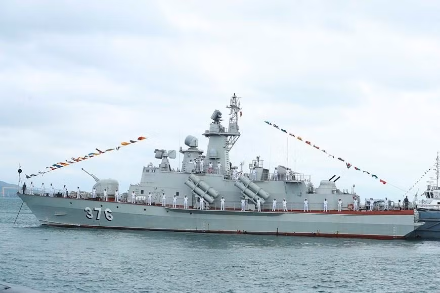 Une corvette lance-missiles Molniya, immatriculée HQ-376, est dotée d'un système de missiles moderne