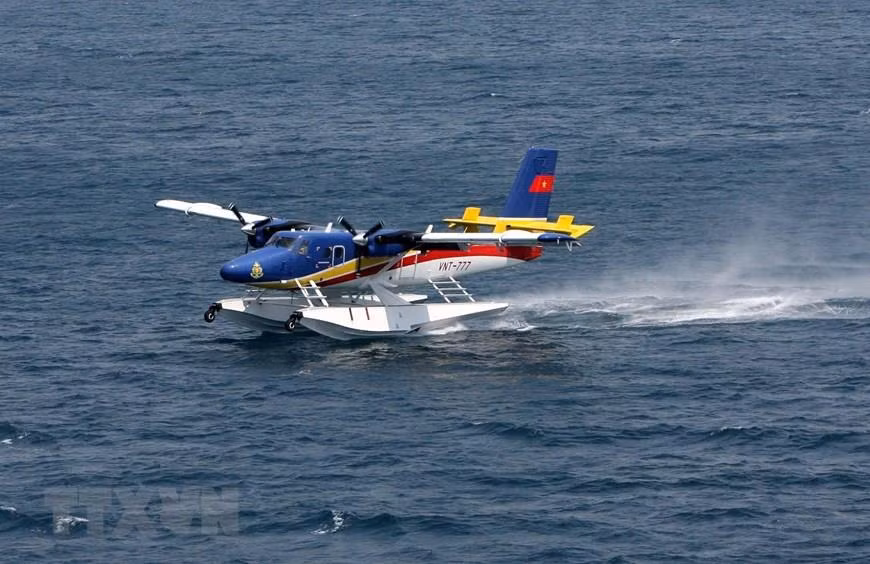 Un hydravion DHC-6 de la Brigade d'aéronautique navale 954 dans un exercice