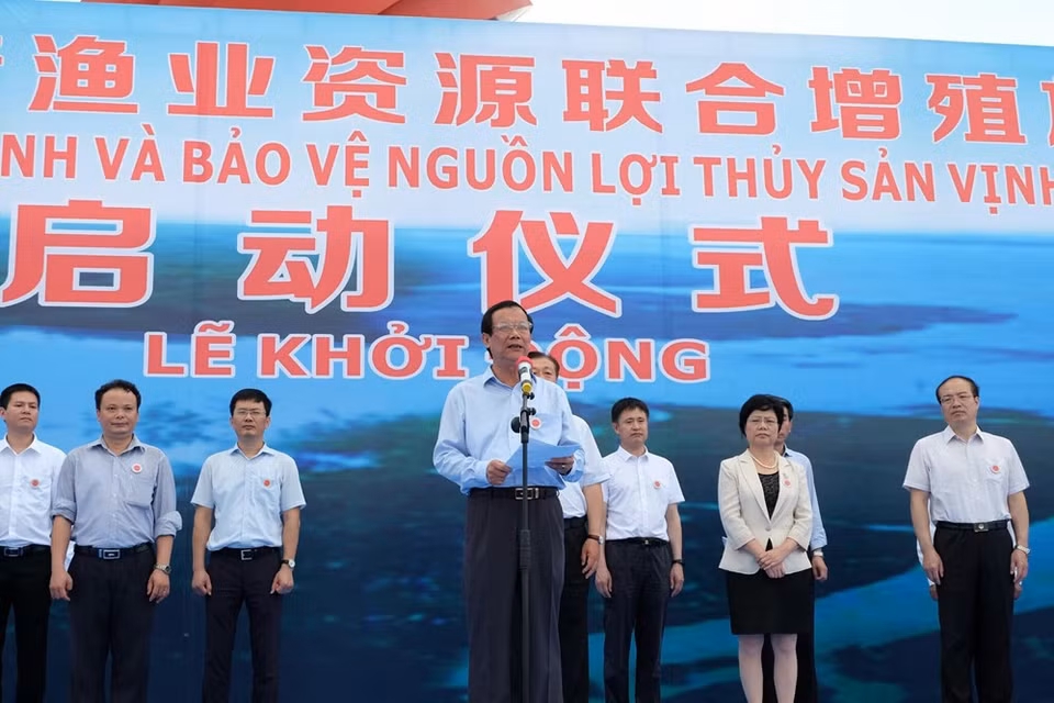 Nguyen Ngoc Oai, directeur général par intérim de la Direction de la pêche du Vietnam, s'exprime lors de la cérémonie. Photo: VNA