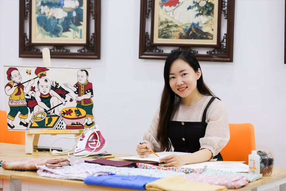  Nguyen Thu Huyen réalise des peintures sur toile depuis plus de 10 ans. 