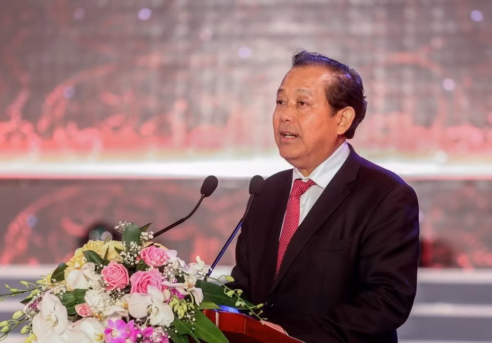 Le vice-Premier ministre permanent Truong Hoa Binh prend la parole à la cérémonie de reconnaissance de la fête du temple de Cua Ông en tant que vestige historique national spécial. 