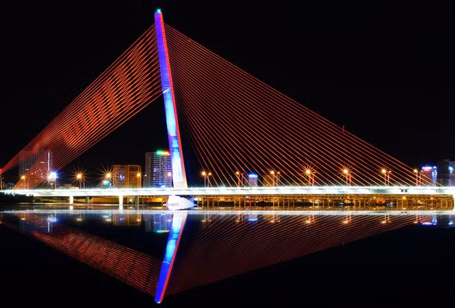 Le pont Trân Thi Ly.