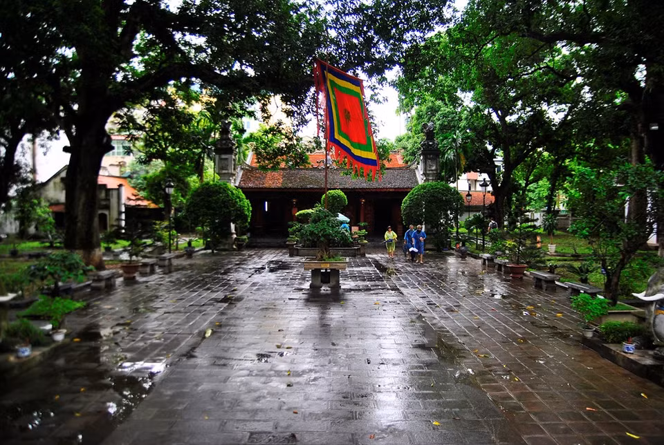 Le temple de Quan Thanh a été restauré à plusieurs reprises entre le 17e et le 20e siècle. 