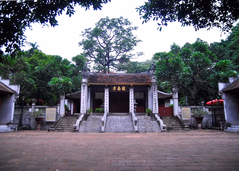Le temple de Kim Lien est dédié au génie Cao Son, gardien du Sud. 