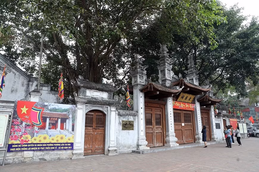 ...le temple Kim Lien...