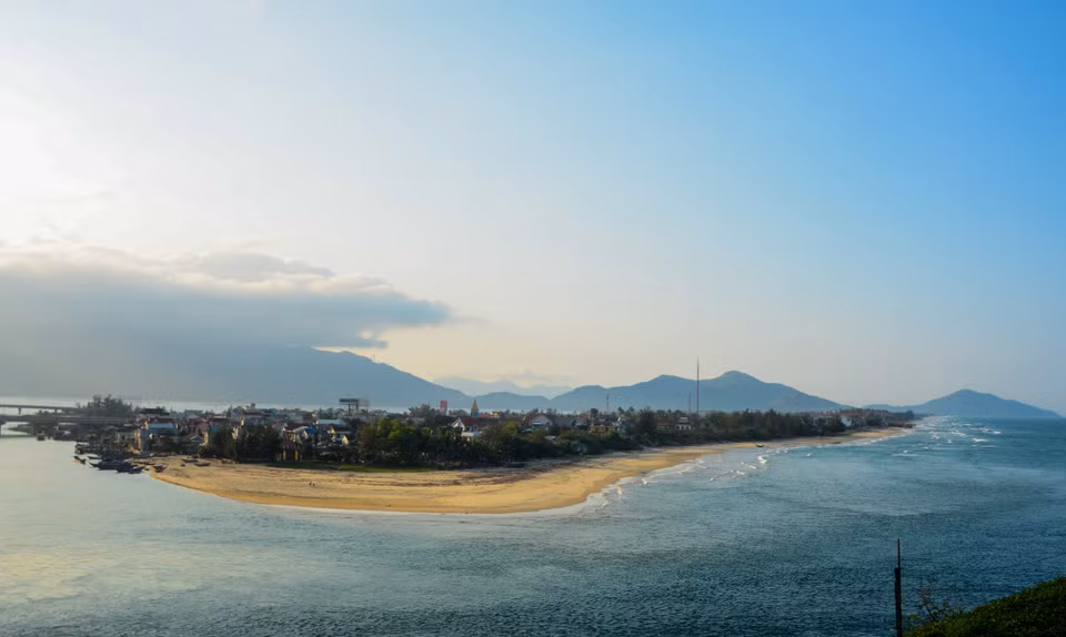 La ville de Da Nang vue du col de Hai Van. Photo: VNA