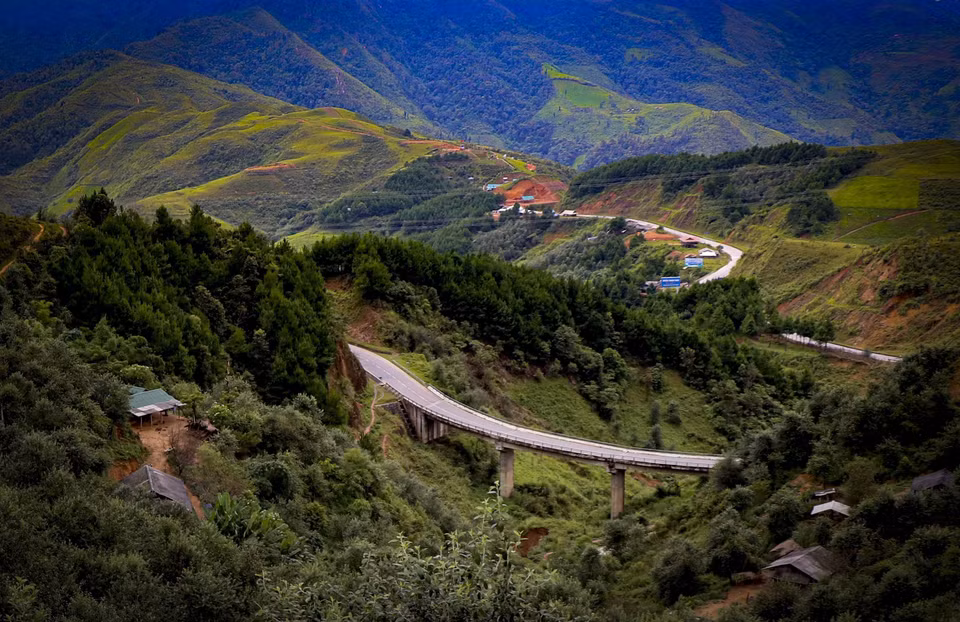 Pha Din est un joyau inestimable de la nature offert à la région Nord-Ouest, qui séduit tout autant les touristes vietnamiens qu’étrangers. À ne pas manquer !