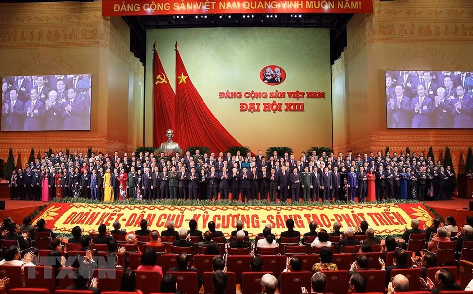  Le Comité central du Parti communiste du Vietnam (13e mandat) comprend 200 membres, dont 180 membres officiels et 20 membres suppléants. Photo : VNA 