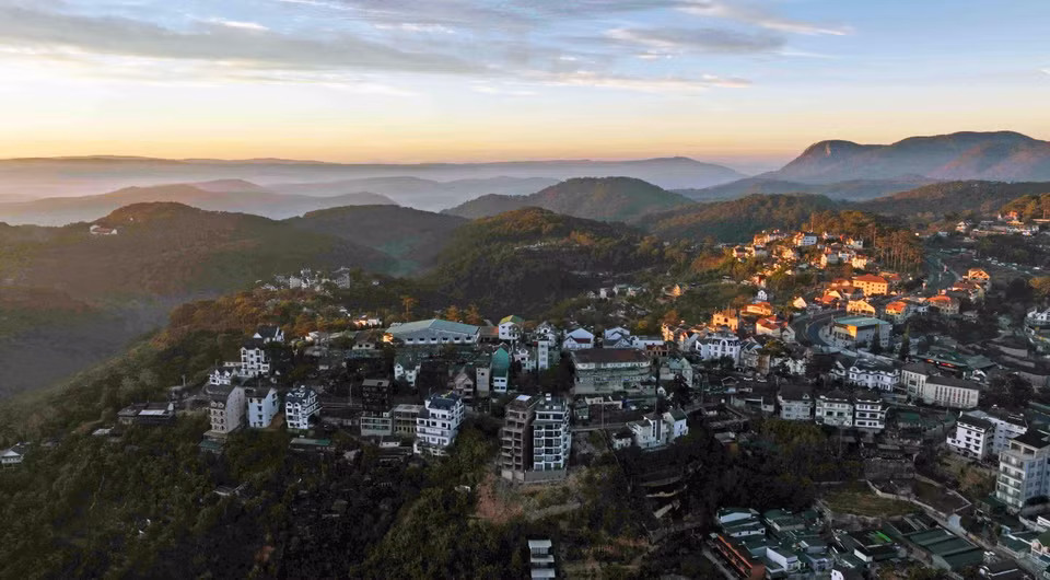 Aube sur la ville de Da Lat.