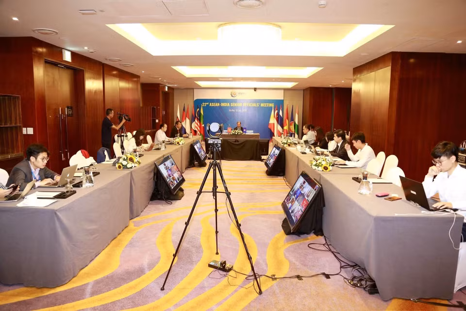 La 22e réunion des hauts officiels de l'ASEAN et de l'Inde (AISOM) a lieu le 16 juillet sous forme de visioconférence. 