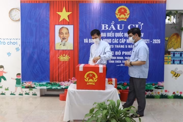 Des électeurs de la province de Thua Thiên-Huê vont aux urnes. Photo: VNA 