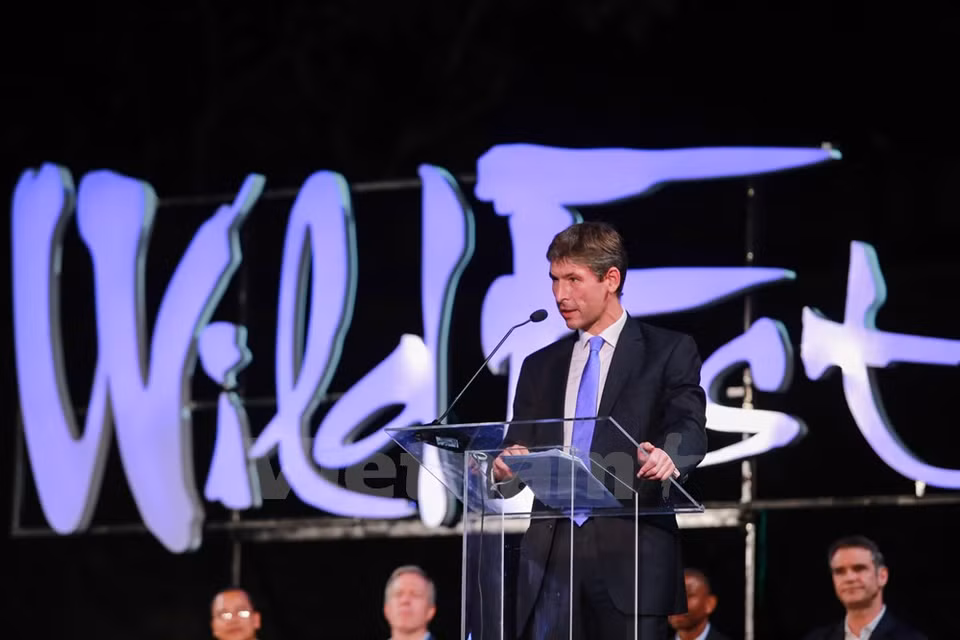 L'ambassadeur du Royaume-Uni Giles Lever a espéré que les jeunes élèvent leur voix pour lutter contre le trafic des animaux sauvages et protéger le rhinocéros. 